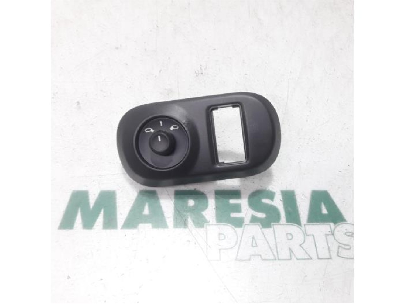 Citroen - C4 Cactus - Mirror switch