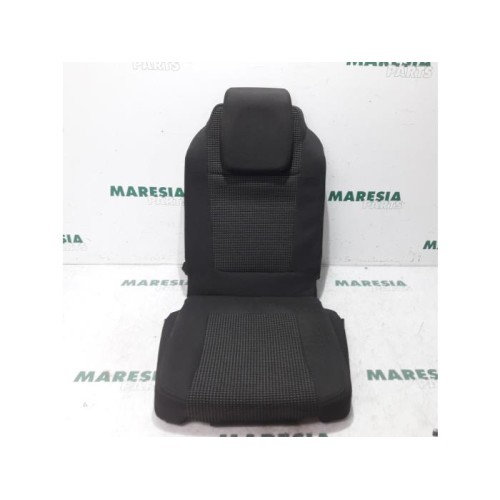 Peugeot - 5008 - Seat upholstery, left