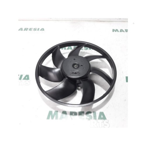 Citroen - C4 Cactus - Fan motor