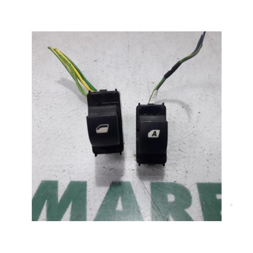 Peugeot - Partner - Multi-functional window switch