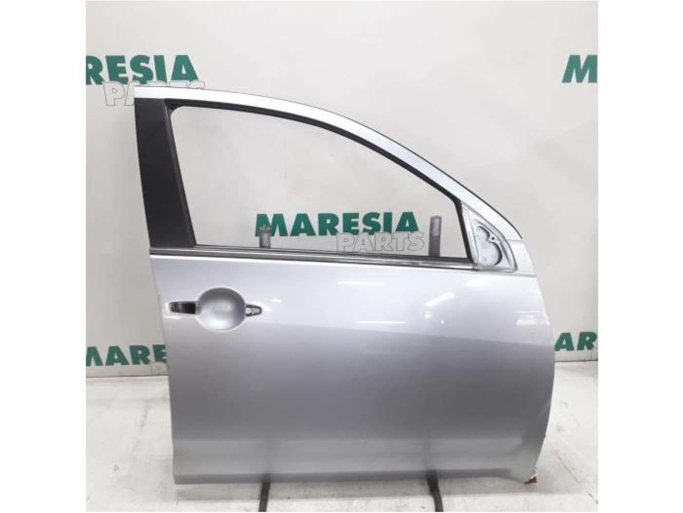 Citroen - C-Crosser - Front door 4-door, right