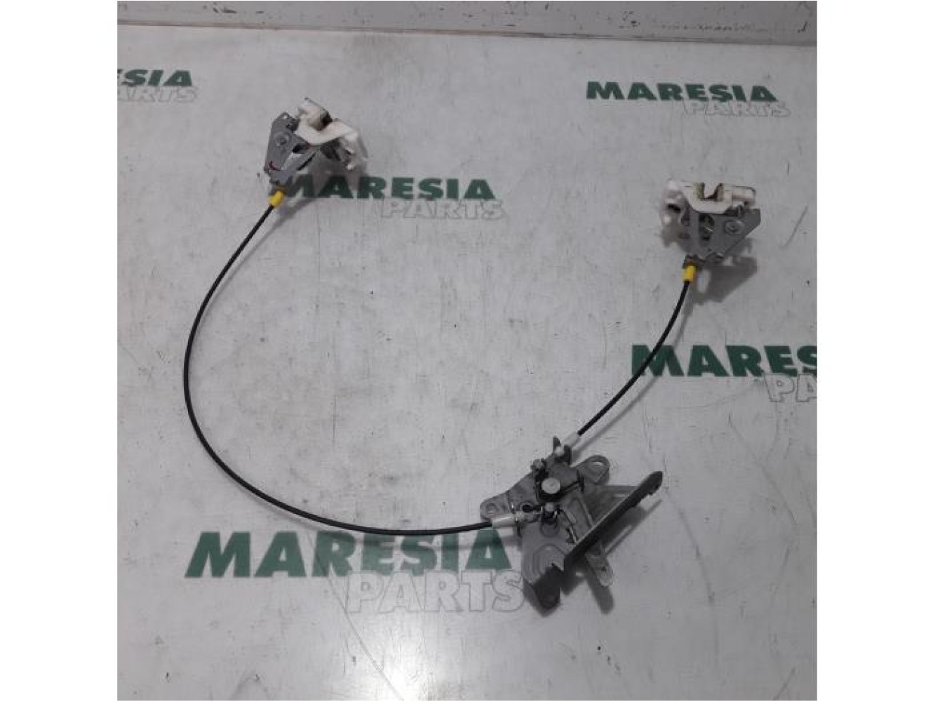 Citroen - C-Crosser - Tailgate lock mechanism