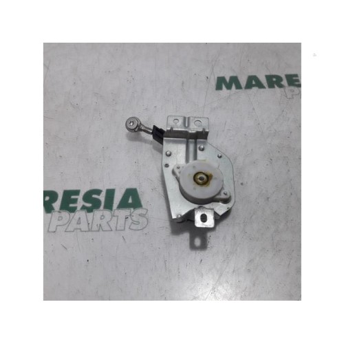 Citroen - C-Crosser - Tailgate hinge