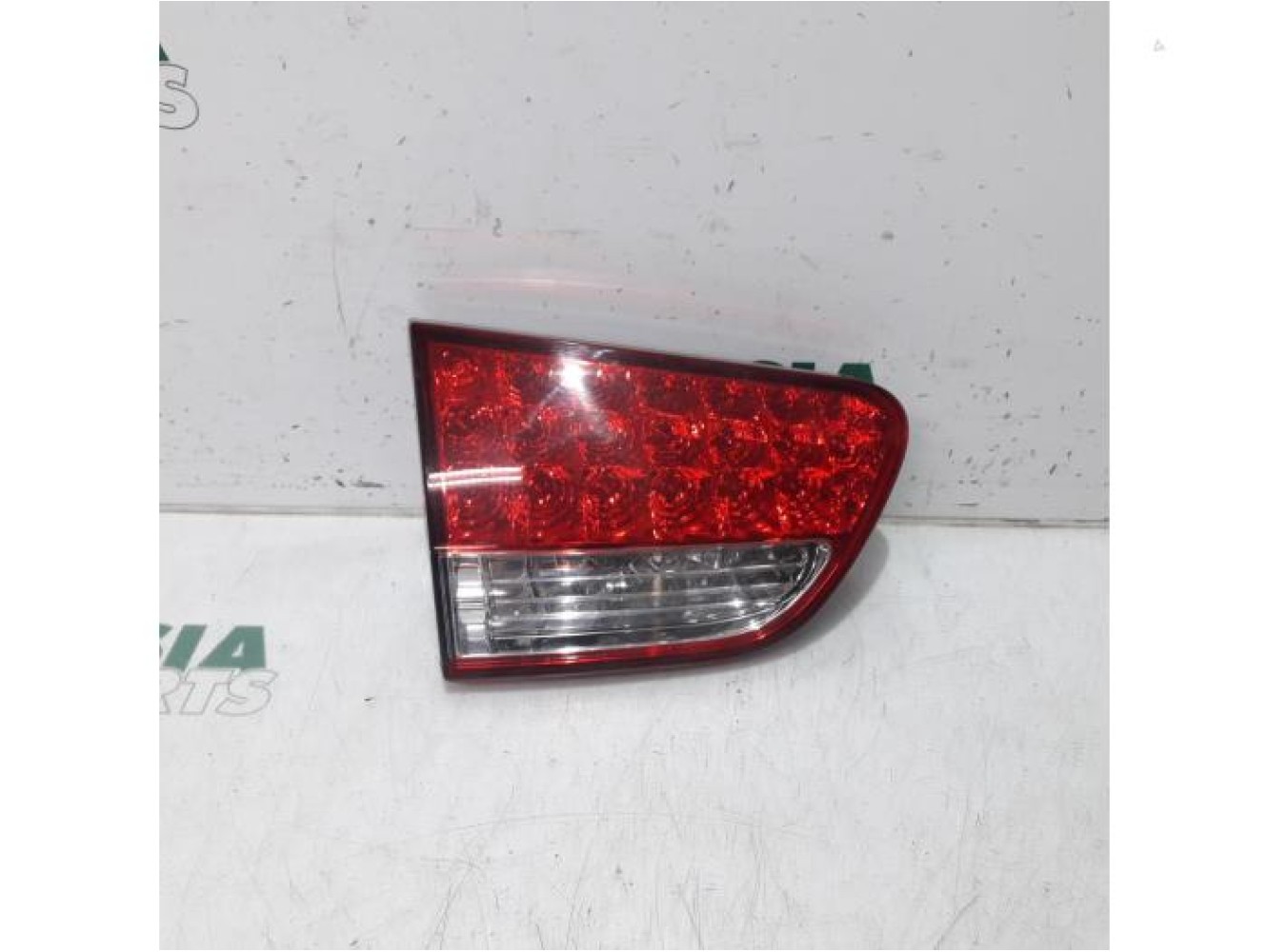 Citroen - C-Crosser - Rücklicht links