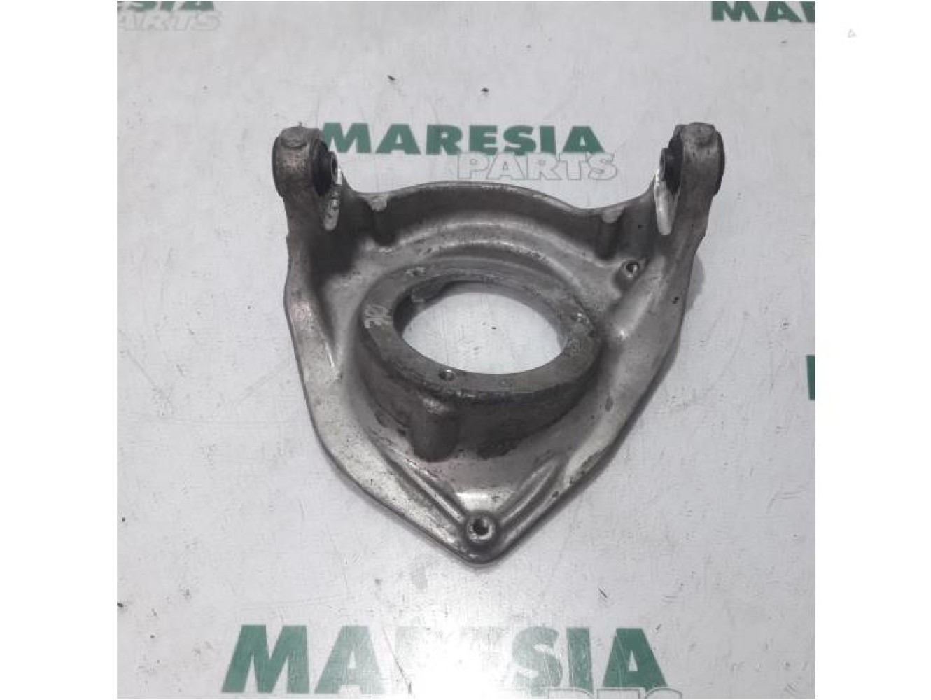Citroen - C5 - Front upper wishbone, left