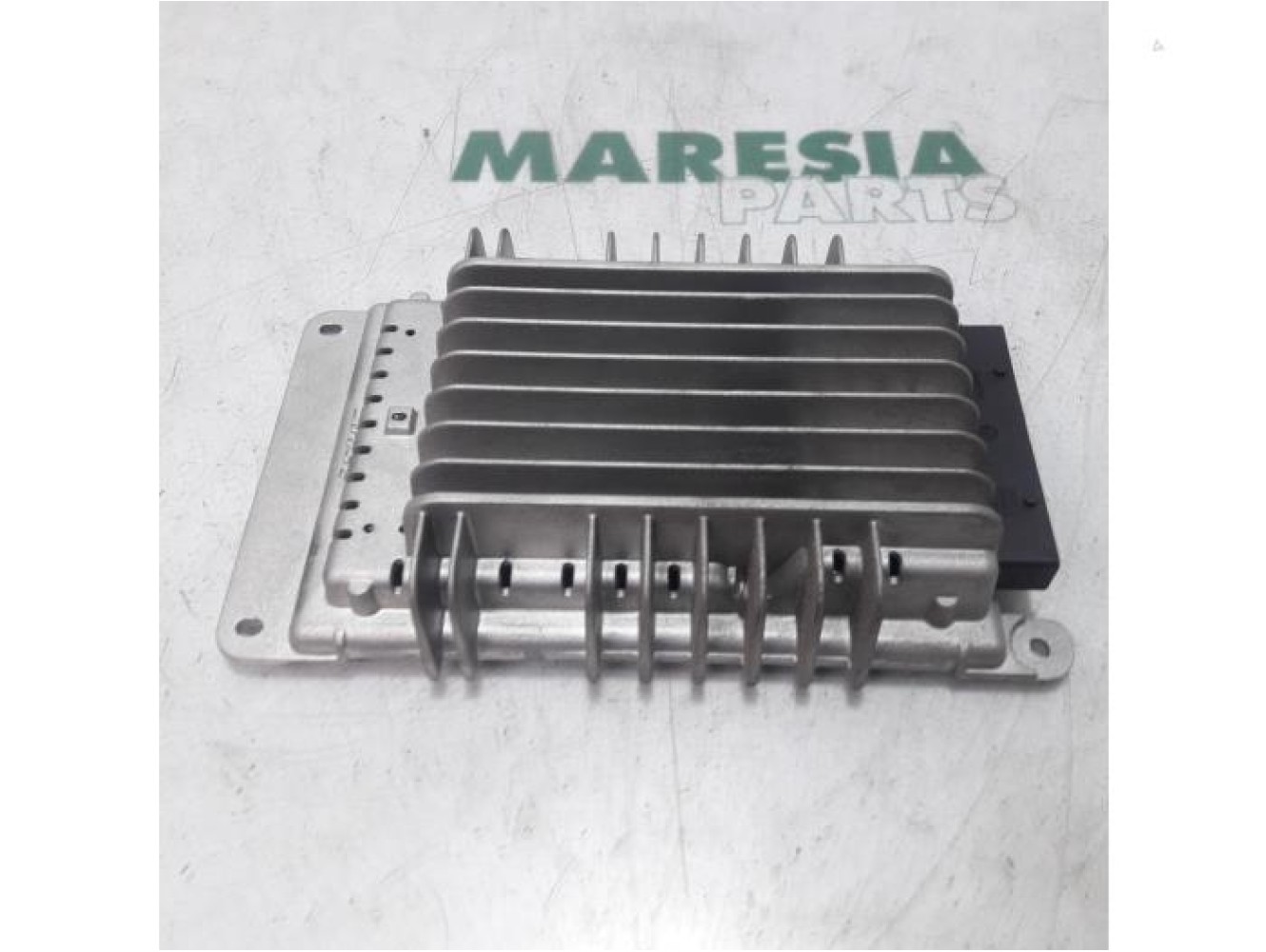 Alfa Romeo - 159 - Radio amplifier