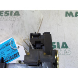 Renault - Megane Scenic - Front door lock mechanism 4-door, right