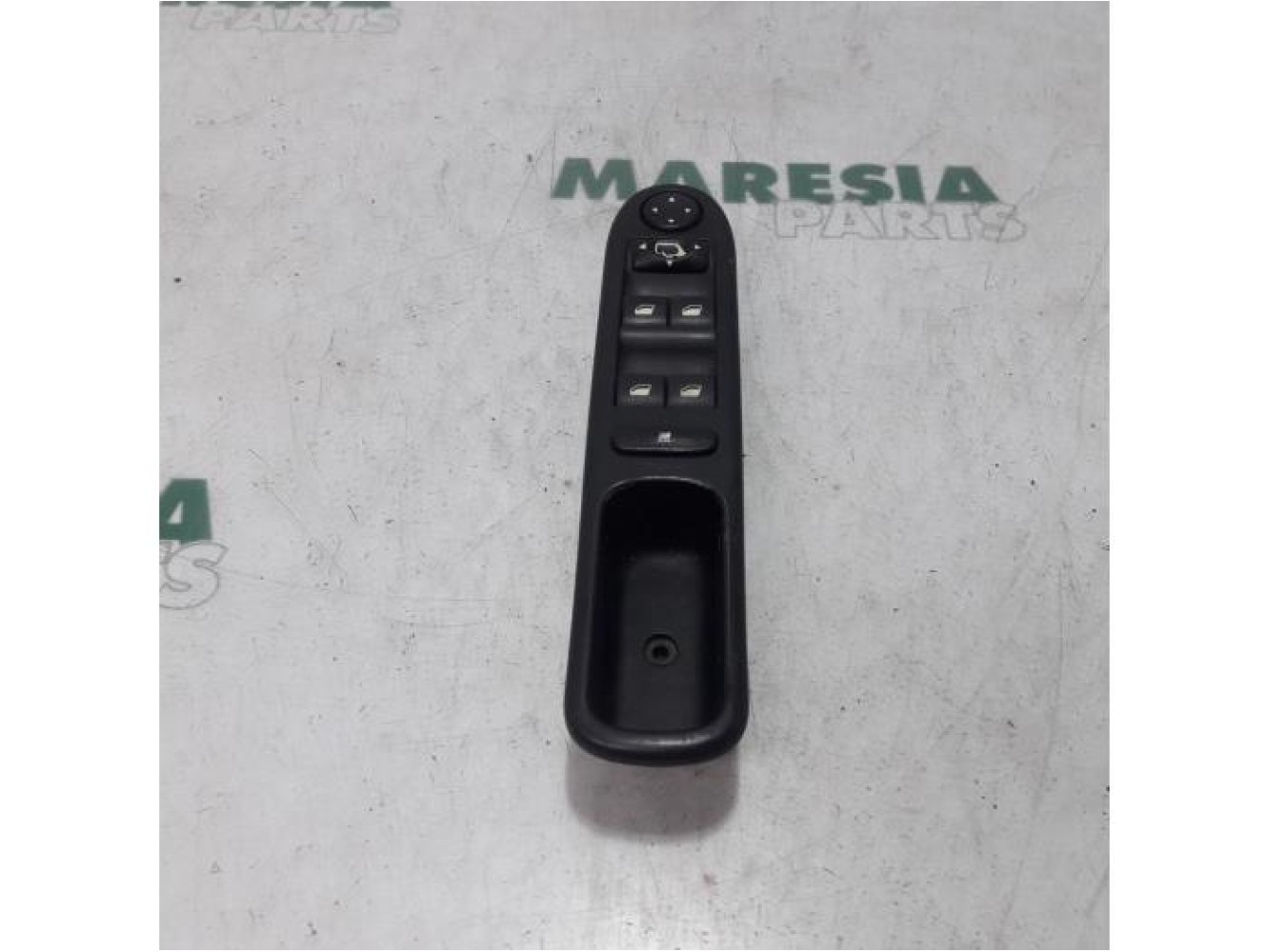 Peugeot - 307 - Multi-functional window switch