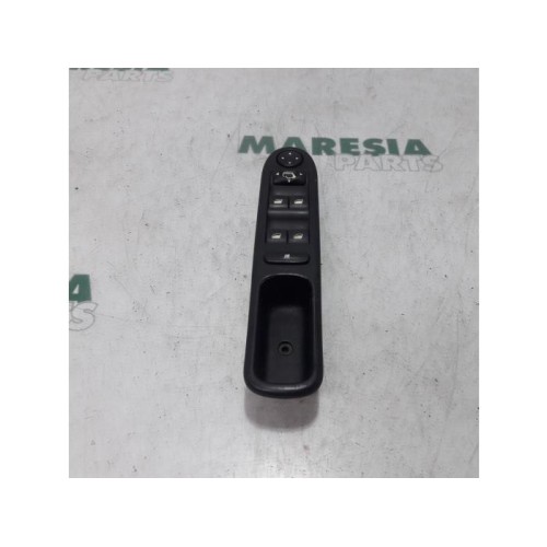 Peugeot - 307 - Multi-functional window switch