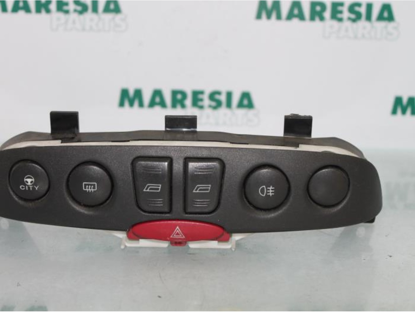 Miscellaneous - Miscellaneous - Switch (miscellaneous)