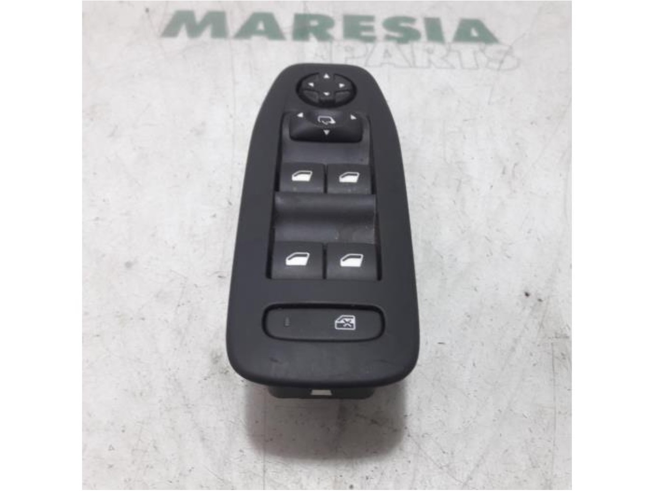 Peugeot - 2008 - Multi-functional window switch
