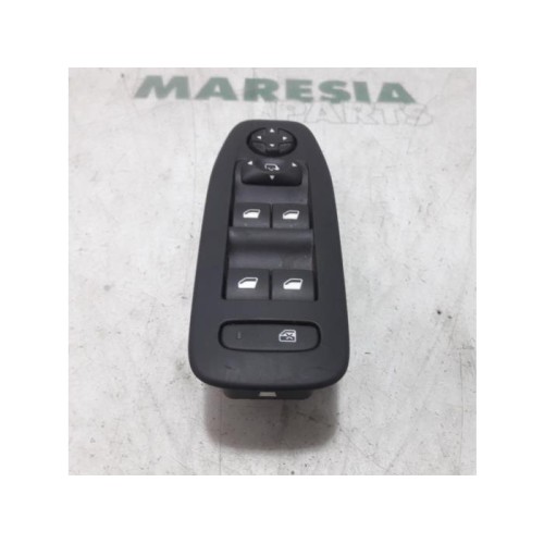 Peugeot - 2008 - Multi-functional window switch