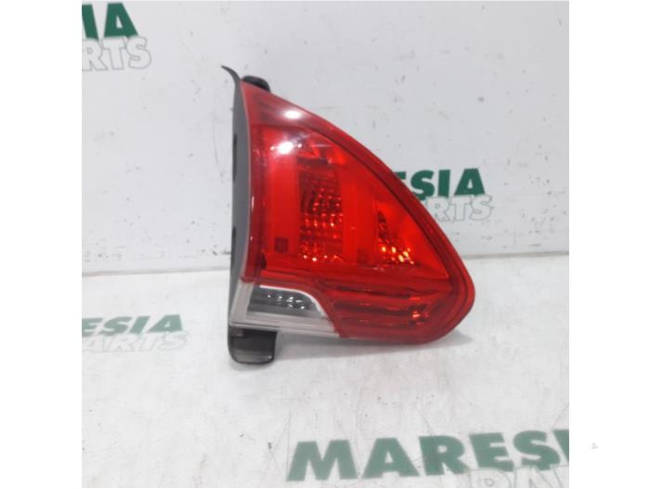 Peugeot - 2008 - Achterlicht links