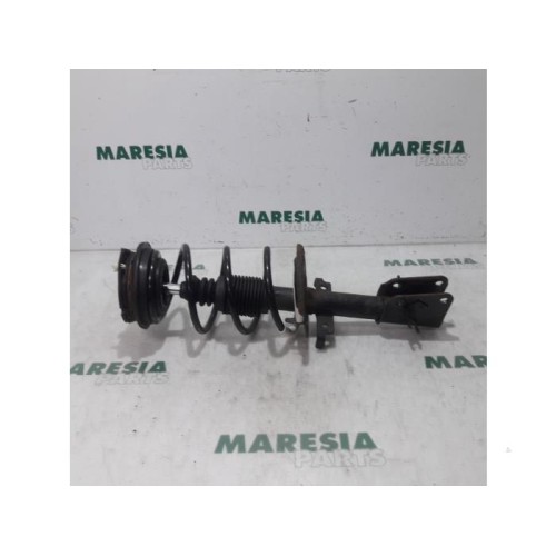 Renault - Laguna - Front shock absorber rod, right