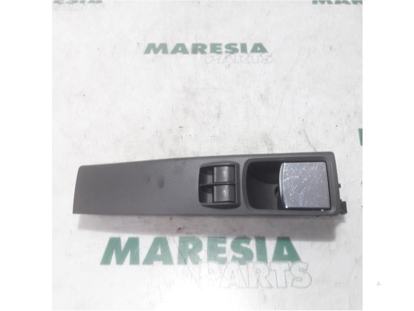 Fiat - Idea - Multi-functional window switch