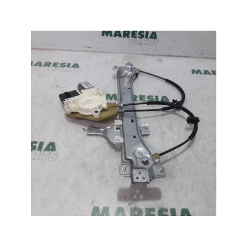 Renault - Megane - Rear door window mechanism 4-door, right