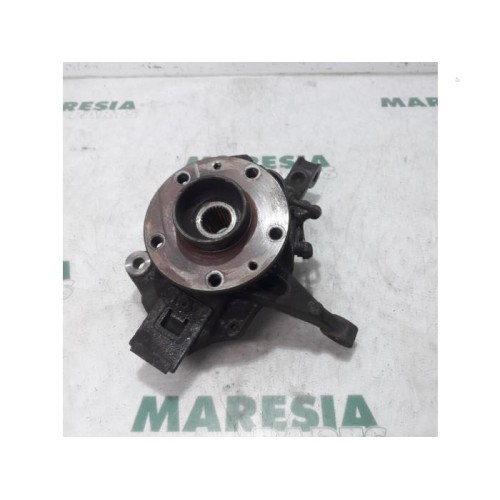 Renault - Megane - Fusee links-voor