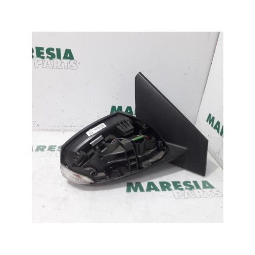 Renault - Megane - Wing mirror, right