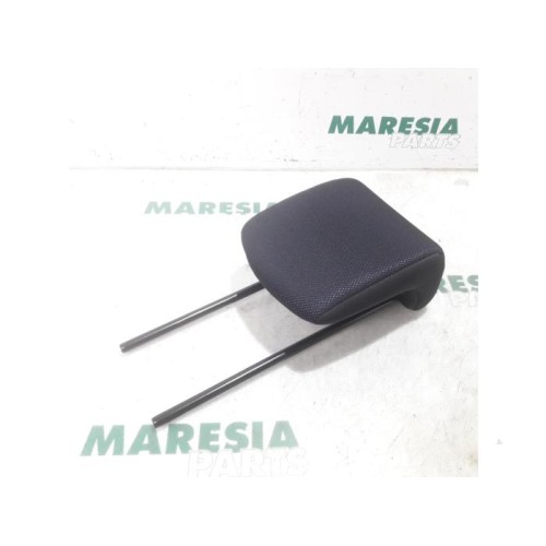 Renault - Clio - Headrest