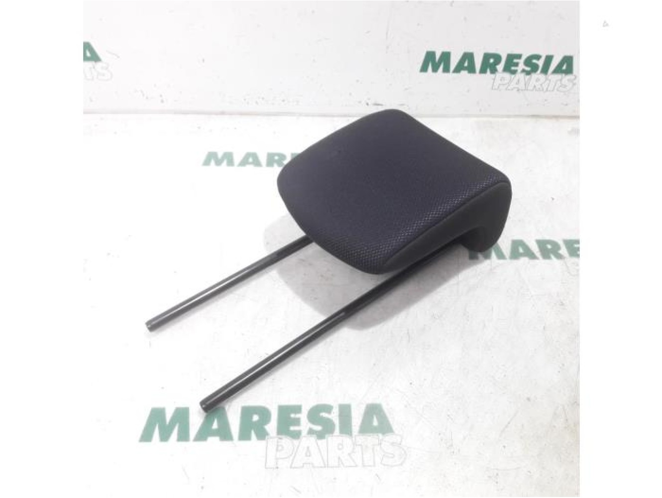 Renault - Clio - Headrest