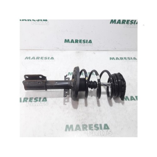 Renault - Megane - Front shock absorber rod, right