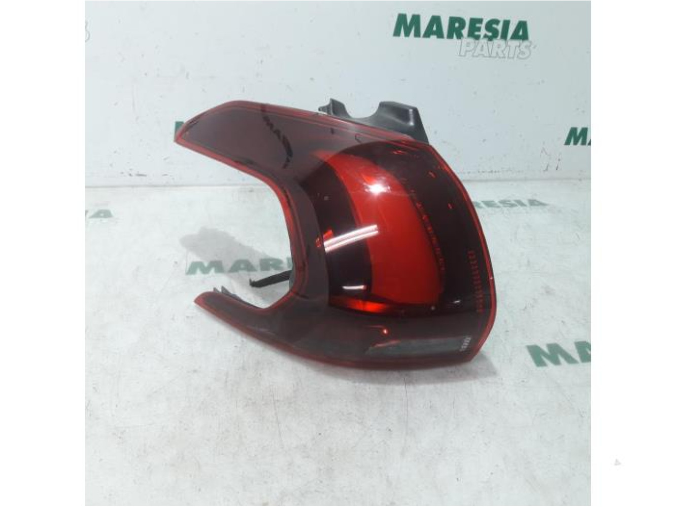 Peugeot - 2008 - Achterlicht links