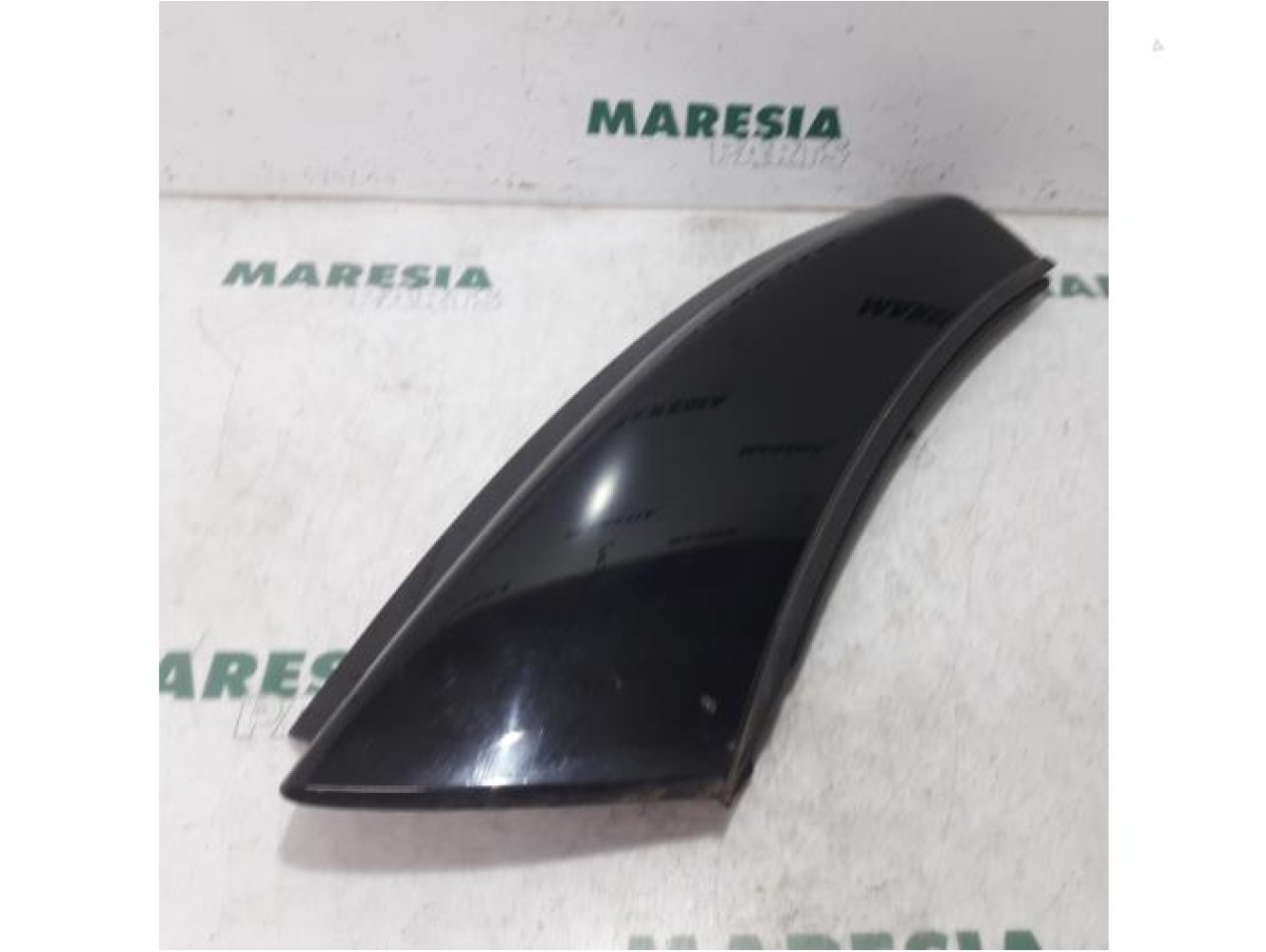 Peugeot - 308 - Rear strip, right