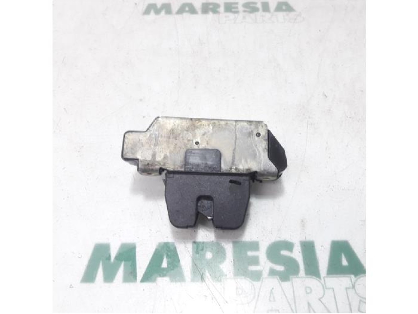 Citroen - DS5 - Tailgate lock mechanism
