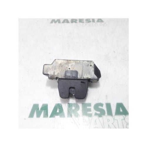 Citroen - DS5 - Tailgate lock mechanism
