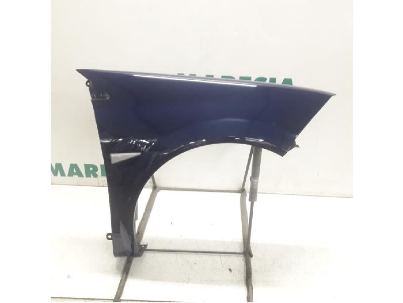 Renault - Megane - Front wing, right