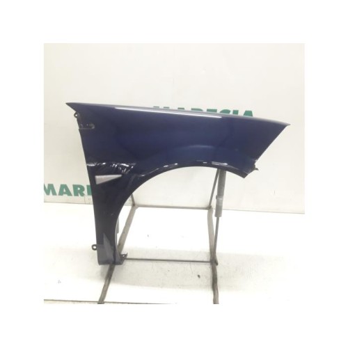 Renault - Megane - Front wing, right