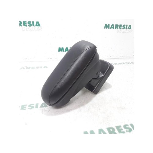 Fiat - Punto Evo - Armrest