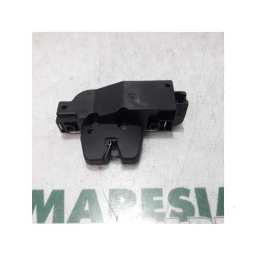 Citroen - C6 - Tailgate lock mechanism