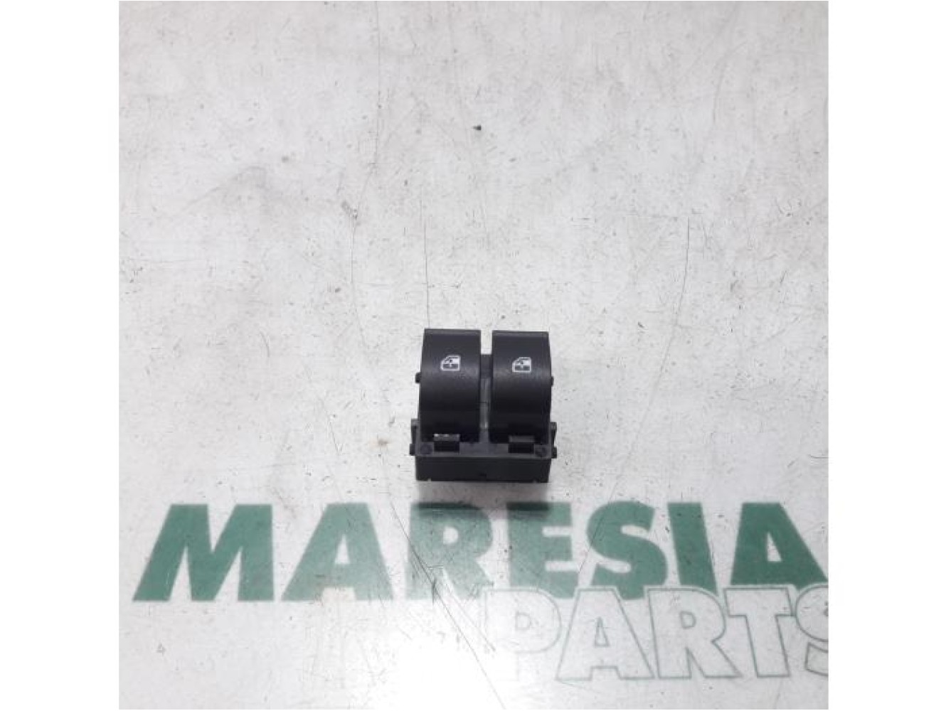 Fiat - Punto - Multi-functional window switch