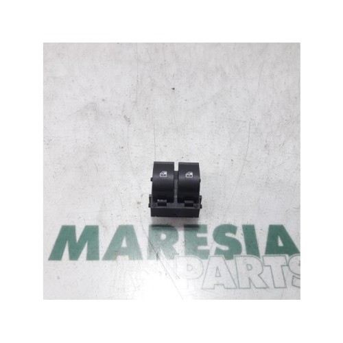 Fiat - Punto - Multi-functional window switch