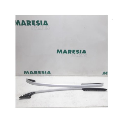 Peugeot - 2008 - Roof rail kit