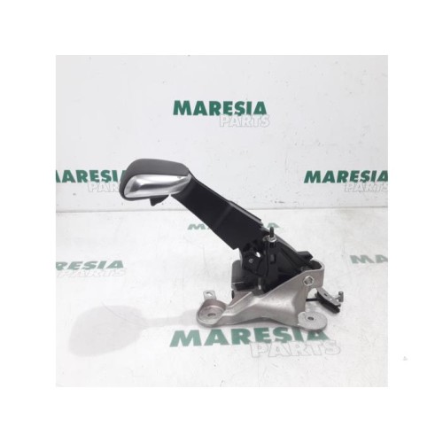 Peugeot - 2008 - Parking brake lever