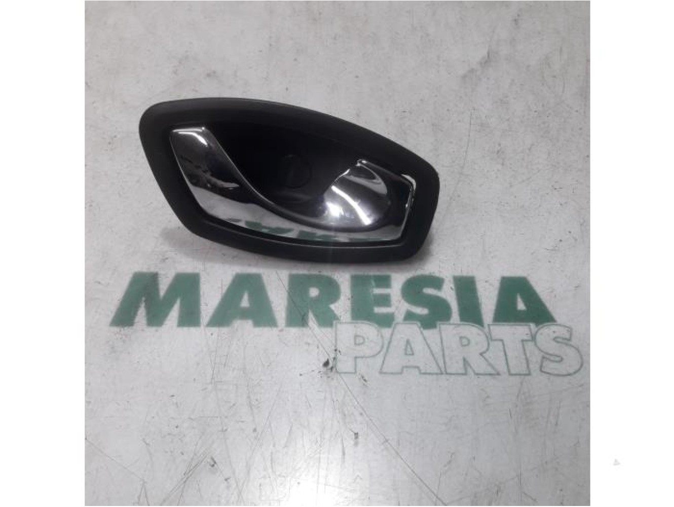 Renault - Megane Scenic - Front door handle 4-door, right