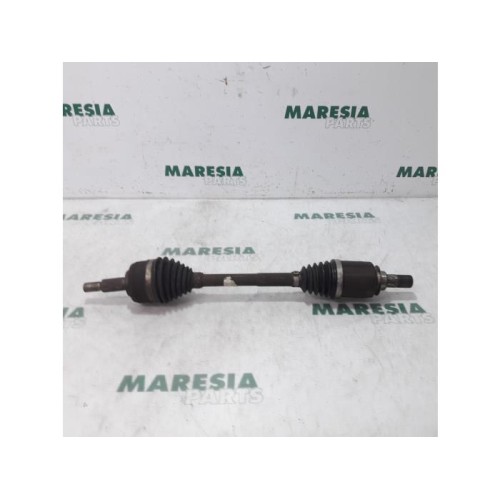 Renault - Megane Scenic - Front drive shaft, left