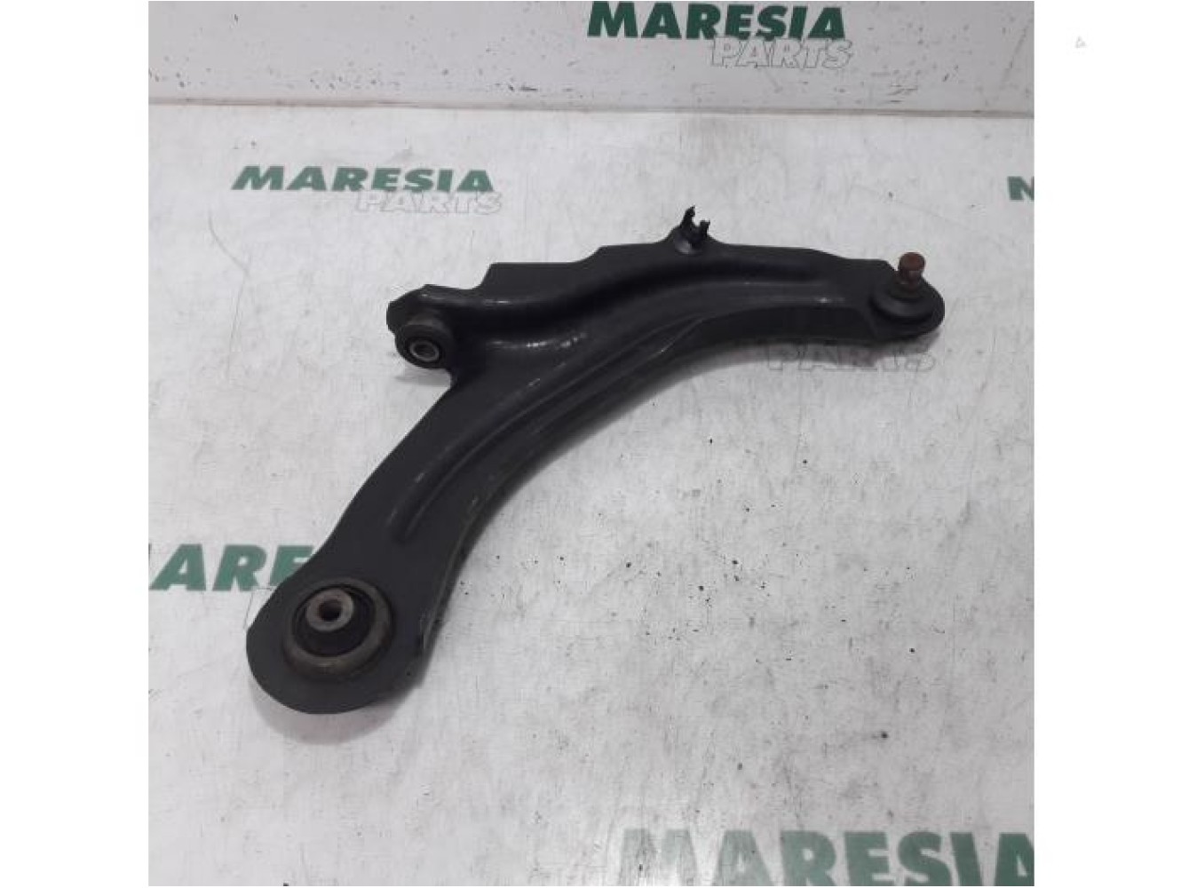 Renault - Megane Scenic - Front lower wishbone, right