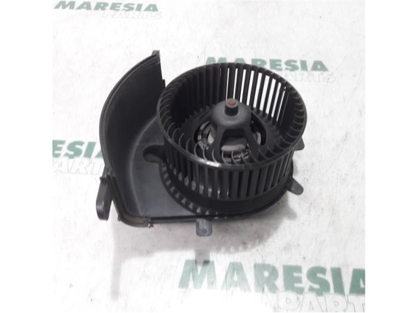 Renault - Megane Scenic - Heating and ventilation fan motor