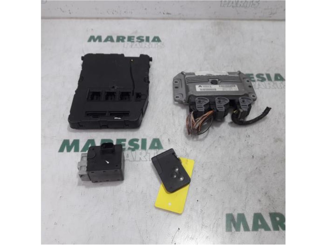 Renault - Megane Scenic - Engine management computer