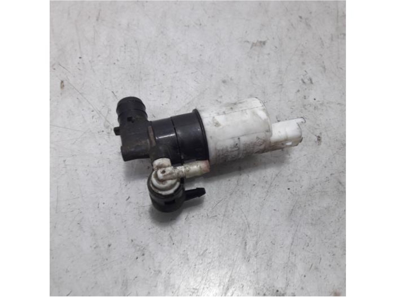 Renault - Megane Scenic - Windscreen washer pump