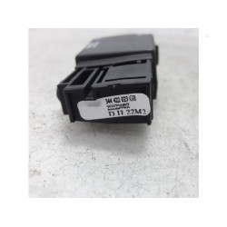 Renault - Clio - Steering wheel mounted radio control