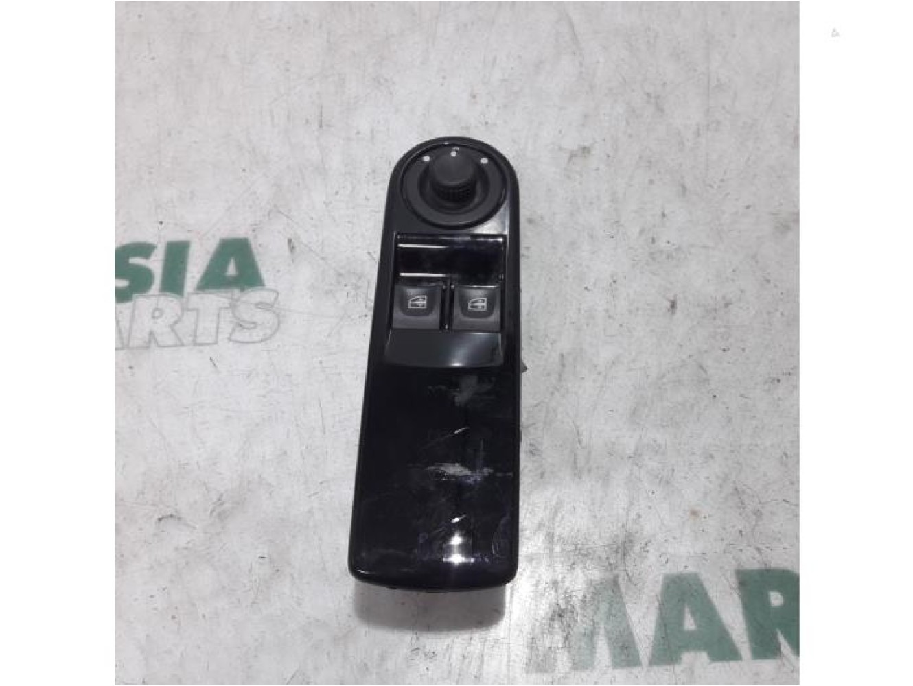 Renault - Clio - Multi-functional window switch