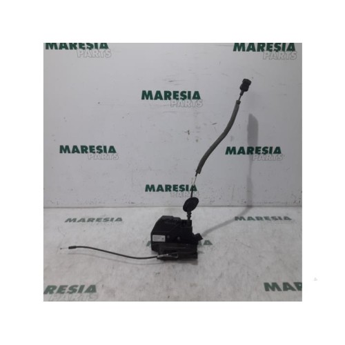 Renault - Clio - Rear door mechanism 4-door, right