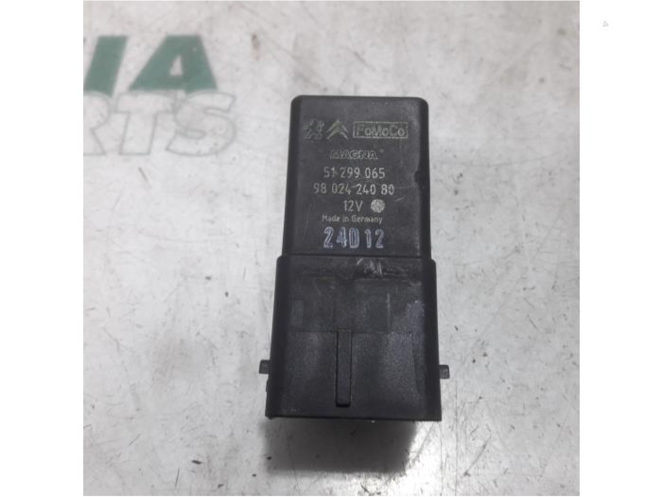 Peugeot - Partner - Glow plug relay