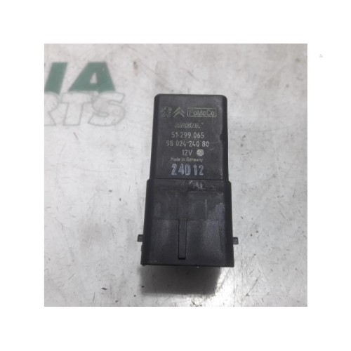 Peugeot - Partner - Glow plug relay