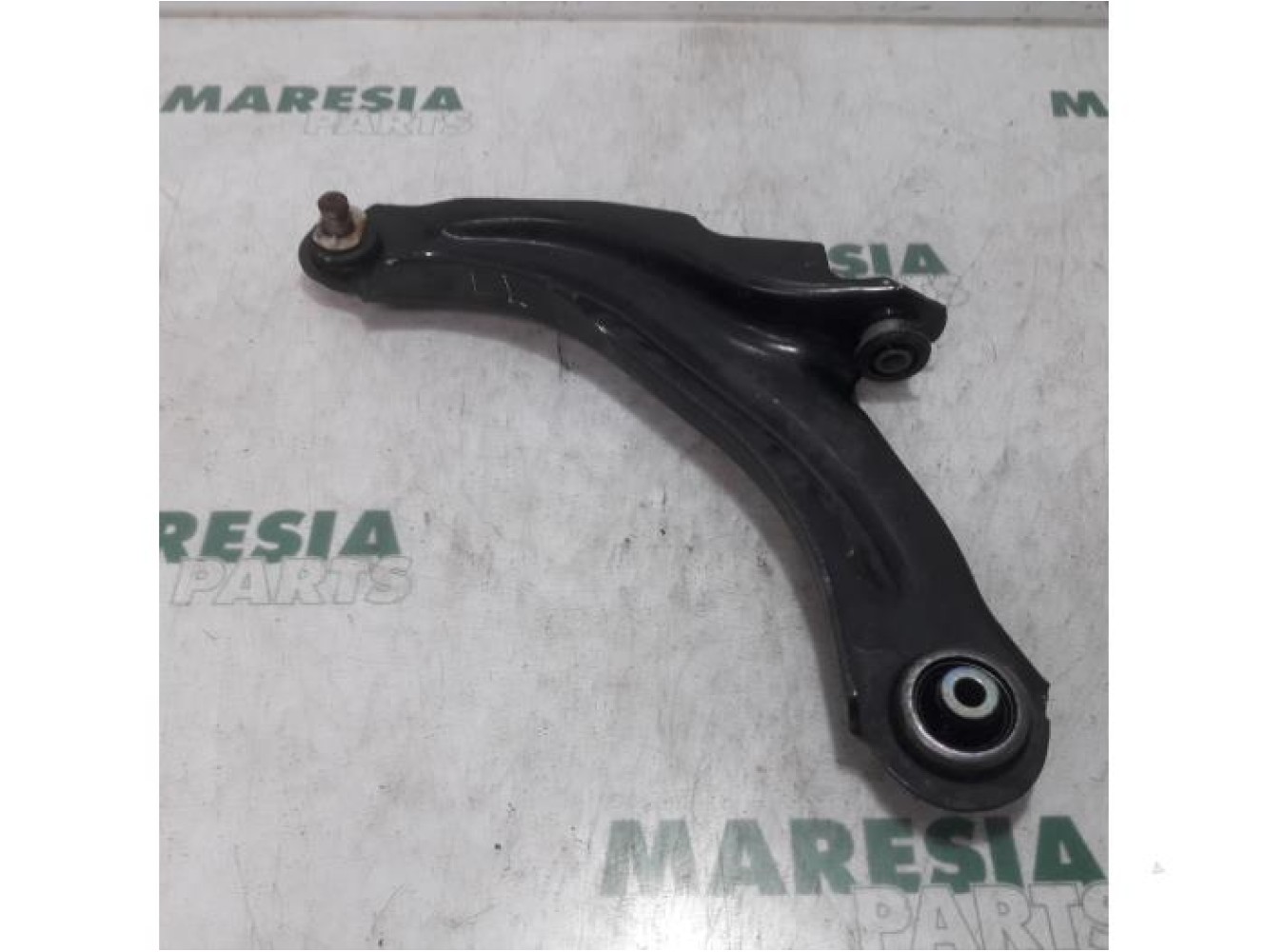 Renault - Clio - Front lower wishbone, left