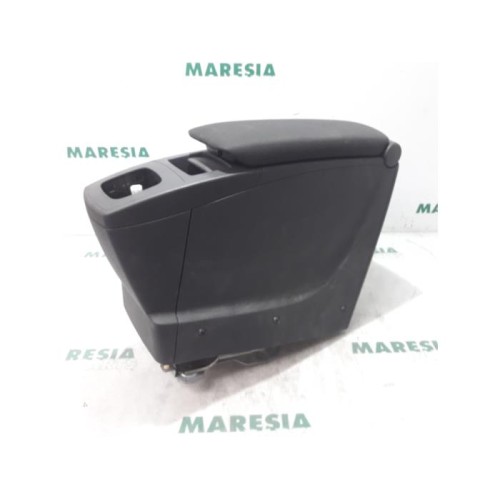 Renault - Scenic - Armrest